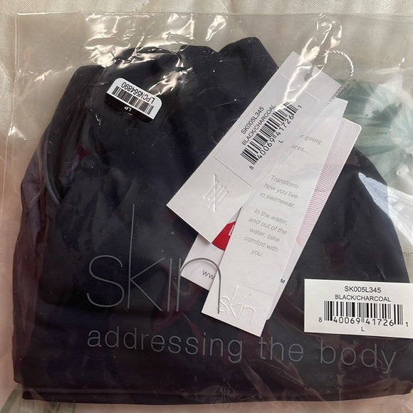 The Reversible Selby Bikini Top Only. NWT - Picture 9 of 9